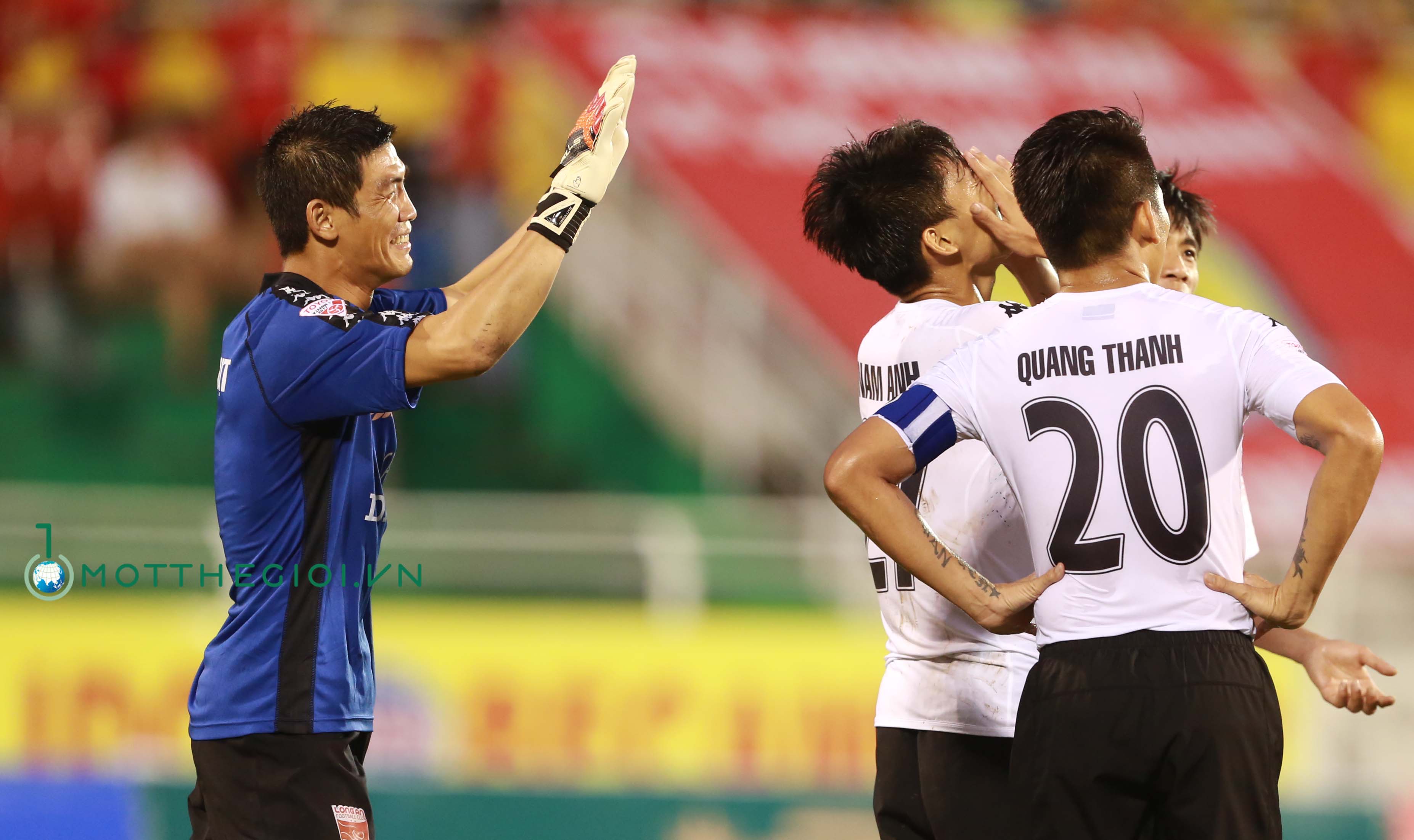 BLV Quang Huy,án phạt của Long An,Long An, tp hcm, Minh Nhựt, Quang Thanh,v-league, v-league 2017