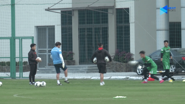 VIDEO: Việt Nam trình làng HLV thủ môn từng dự World Cup