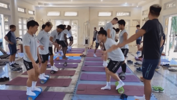 VIDEO: HAGL đóng cửa 'luyện công'