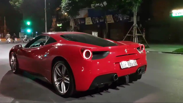 Ferrari, siêu xe Ferrari của Tuấn Hưng, Tuấn Hưng The Voice, Ca sĩ Tuấn Hưng, Ferrari gặp tai nạn 