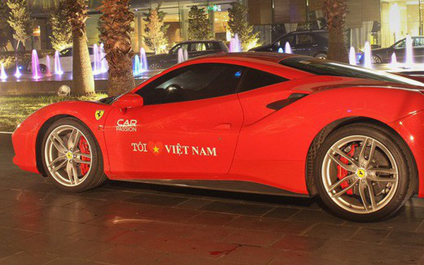 Ferrari, siêu xe Ferrari của Tuấn Hưng, Tuấn Hưng The Voice, Ca sĩ Tuấn Hưng, Ferrari gặp tai nạn 