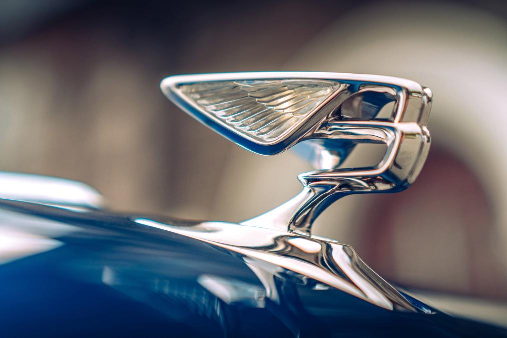 Biểu tượng Flying B trên nắp capô Xe Bentley, Bentley Flying Spur First Edition 2020, Bentley Flying Spur First Edition bản giới hạn