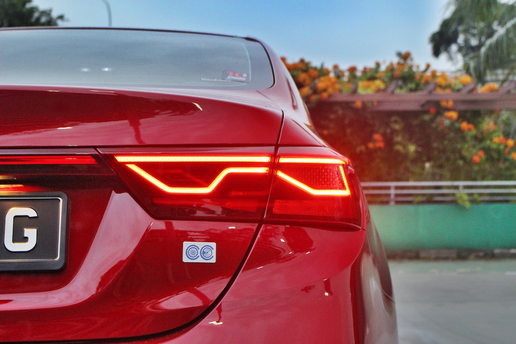 Đèn xi nhan trên Kia Cerato 2020 tách biệt hoàn toàn so với đèn hậu.