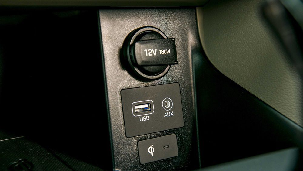Cổng kết nối USB và AUX trên Elantra 2020