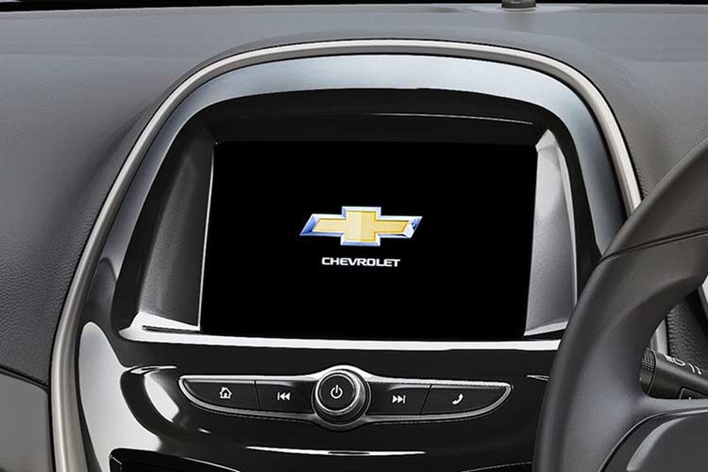 so sanh xe VinFast Fadil 2019 vs Chevrolet Spark 2019