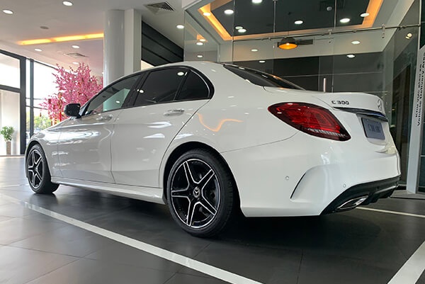Than xe xe Mercedes C300 AMG 2020