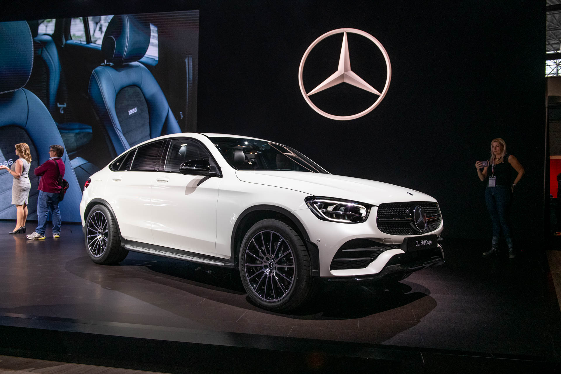 Đánh giá xe Mercedes-Benz GLC 300 2020, thông số kỹ thuật và giá bán