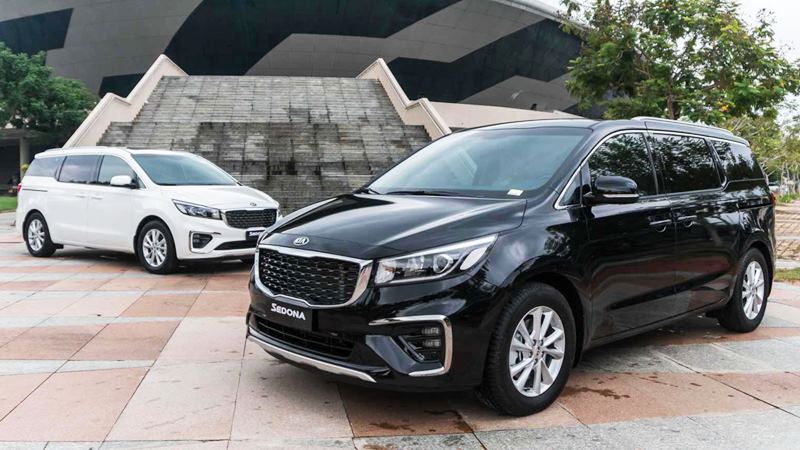 Phần đầu xe Kia Sedona