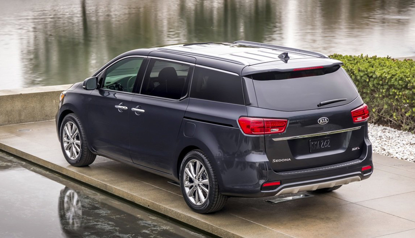 Đuôi xe Kia Sedona