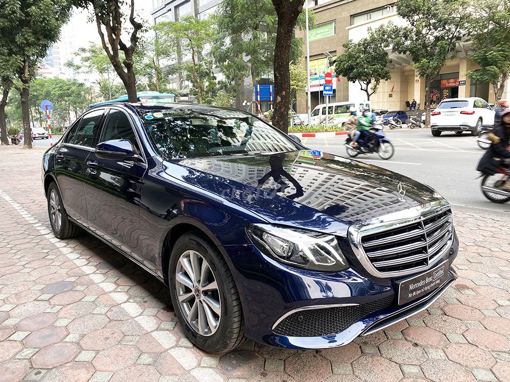Chi tiết giá bán xe Mercedes E200 2020, thông số kỹ thuật, đánh giá xe