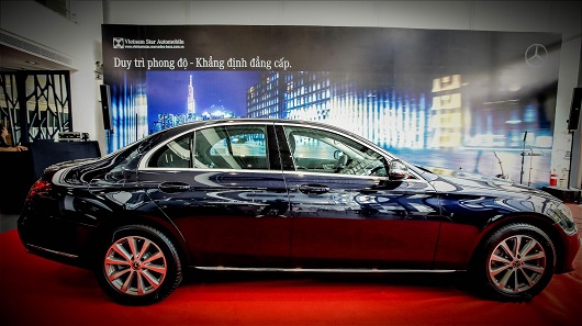 Chi tiết giá bán xe Mercedes E200 2020, thông số kỹ thuật, đánh giá xe