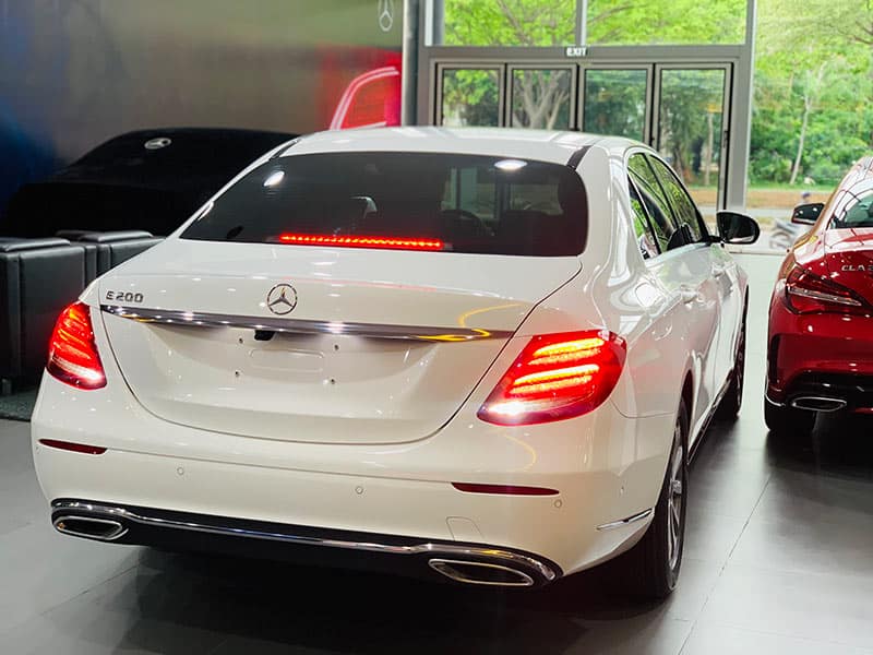 Chi tiết giá bán xe Mercedes E200 2020, thông số kỹ thuật, đánh giá xe