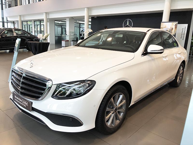 Chi tiết giá bán xe Mercedes E200 2020, thông số kỹ thuật, đánh giá xe