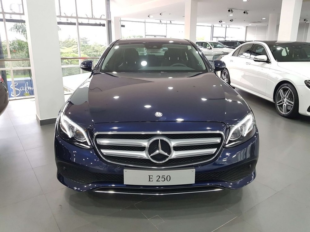 Đầu xe Mercedes E250 2020
