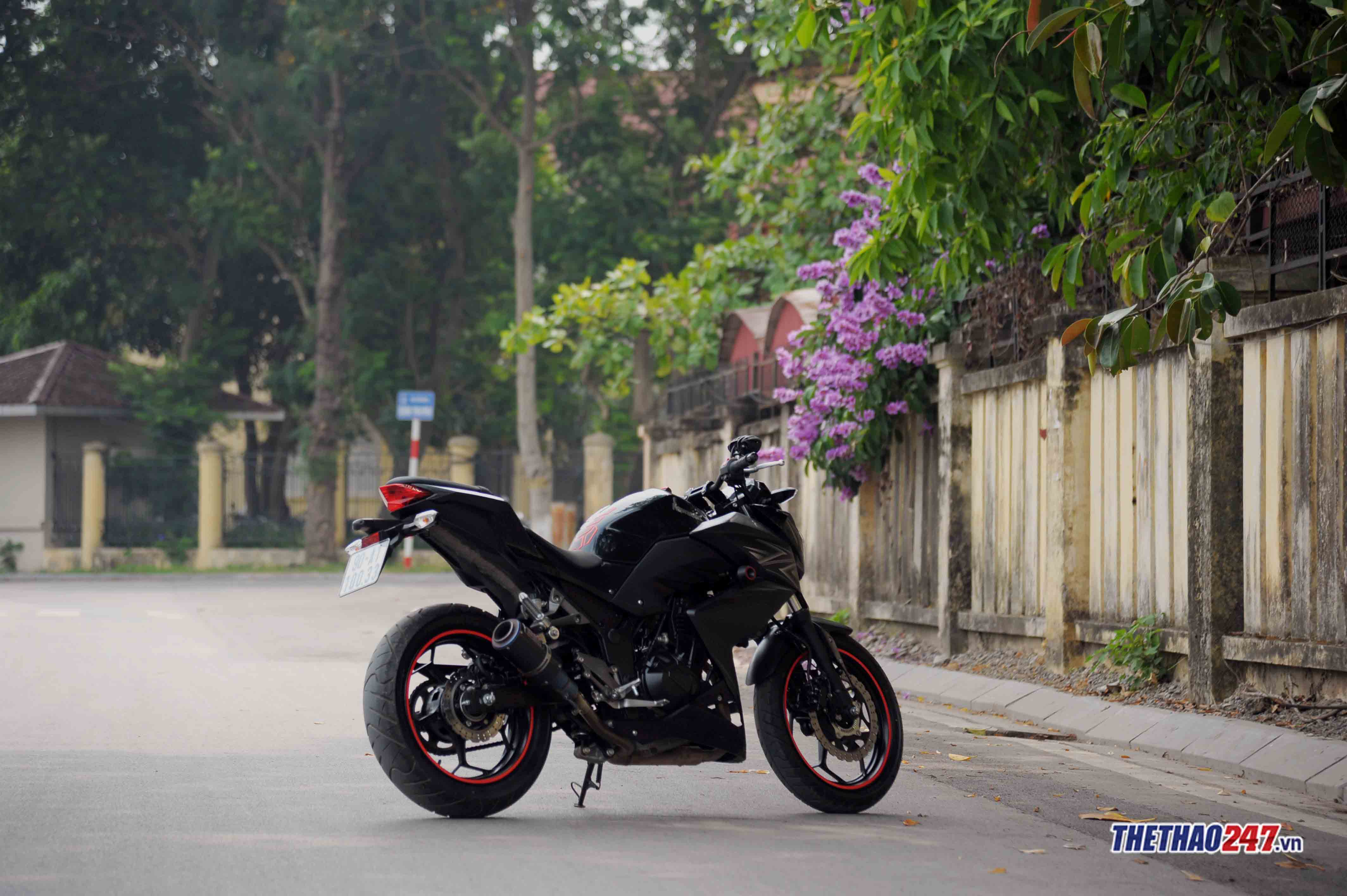 Yên xe chỉ cao 785mm