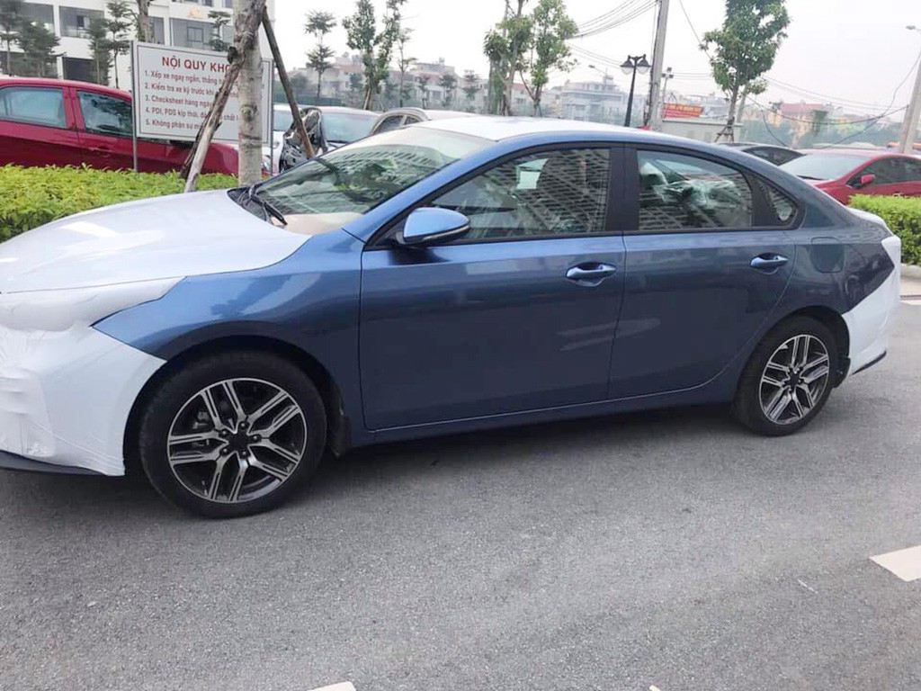 KIA Cerato 2019, KIA Cerato 2019 lộ diện, KIA Cerato 2019 màu độc,