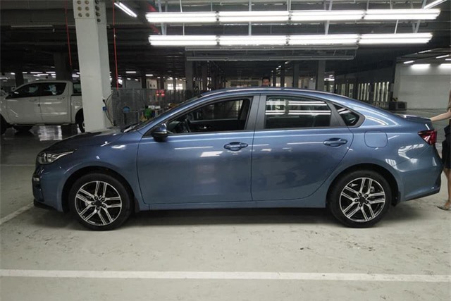 KIA Cerato 2019, KIA Cerato 2019 lộ diện, KIA Cerato 2019 màu độc,