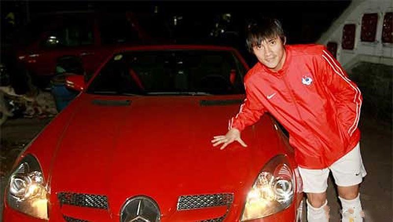 Công Vinh đi ô tô gì, Công Vinh từng sở hữu xe sang nào, Công Vinh và xe sang,