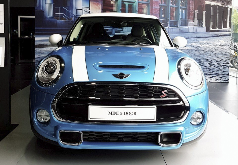 MINI, Lô MINI đầu tiên về Việt Nam, Lô MINI đầu tiên về đại lý,