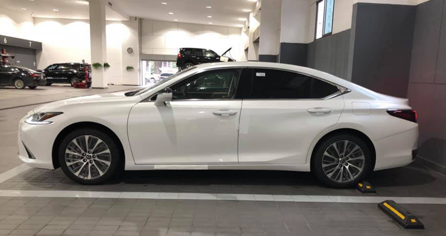 Lexus ES 250 ra mắt, Lexus ES 250 có gì đặc biệt, Lexus ES 250 giá bao nhiêu,