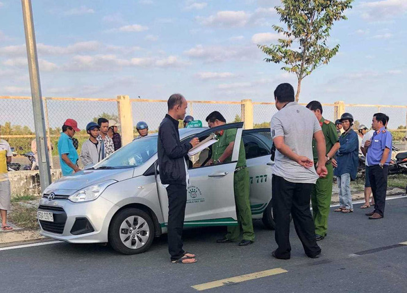 Tài xế taxi bị cứa cổ, tài xế taxi bị cứa cổ tại Cà Mau, tài xế taxi bị cướp tài sản trong đêm,