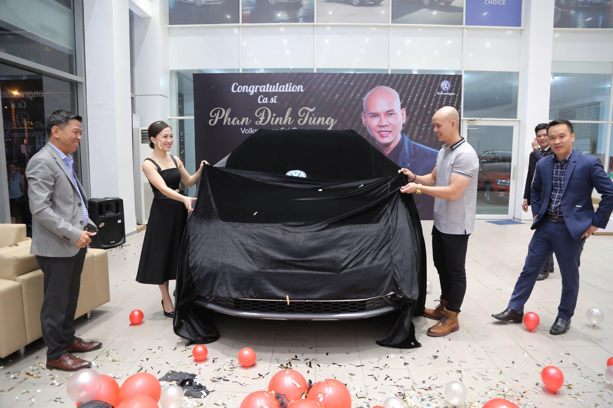 Phan Đinh Tùng mua xe tặng vợ, Phan Đinh Tùng mua Volkswagen Tiguan Allspace, Volkswagen Tiguan Allspace,