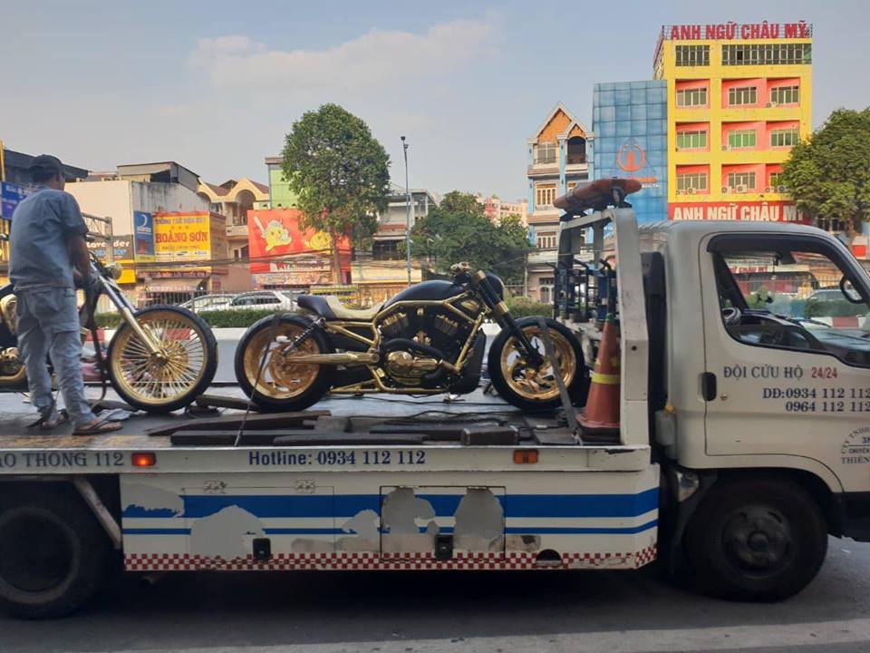 Đại gia Phúc XO, Đại gia Phúc XO sở hữu mô tô nào, siêu mô tô của Phúc XO,