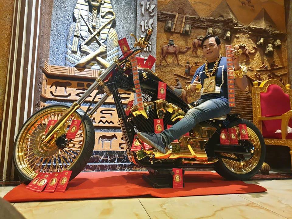 Đại gia Phúc XO, Đại gia Phúc XO sở hữu mô tô nào, siêu mô tô của Phúc XO,
