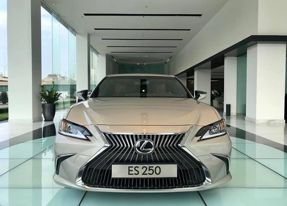 Lexus ES 250 2019, Chi tiết Lexus ES 250 2019 tại đại lý, Chi tiết Lexus ES 250 2019,