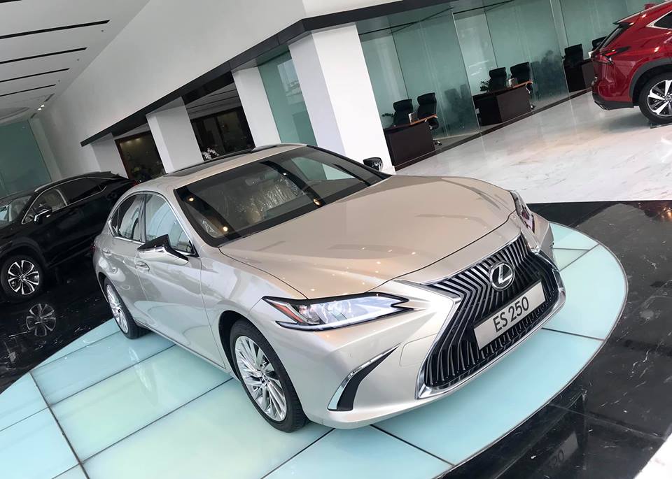 Lexus ES 250 2019, Chi tiết Lexus ES 250 2019 tại đại lý, Chi tiết Lexus ES 250 2019,