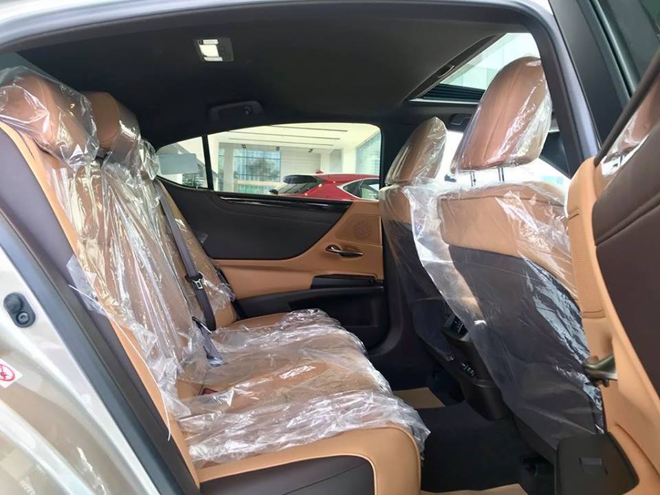 Lexus ES 250 2019, Chi tiết Lexus ES 250 2019 tại đại lý, Chi tiết Lexus ES 250 2019,