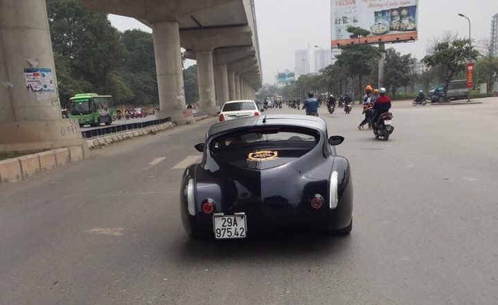 Morgan Aero Supersport, Siêu xe thân gỗ, Morgan Aero Supersport trên phố,