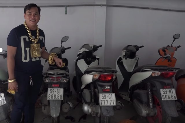 Dàn xe máy biển ngũ quý của Phúc XO, tạm giữ dàn xe ngũ quý của Phúc XO, Phúc XO, tạm giữ dàn xe khủng của Phúc XO,