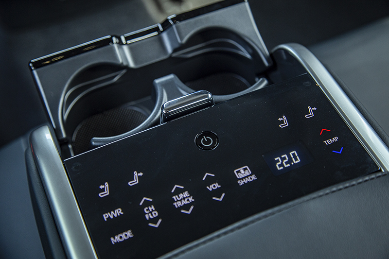 Toyota Camry 2019, ảnh Toyota Camry 2019, Toyota Camry 2019 sắp về Việt Nam, Toyota Camry 2019 sắp ra mắt,