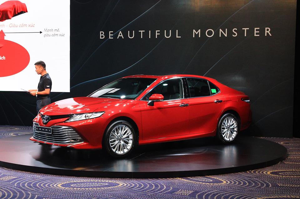 Toyota Camry 2019, Toyota Camry 2019 gây sốt với khách Việt, Vì sao Toyota Camry 2019 được quan tâm,