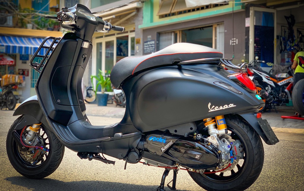 Vespa Sprint Notte độ, Vespa Sprint độ 200 triệu đồng, Vespa Sprint Notte độ tại Sài Gòn,