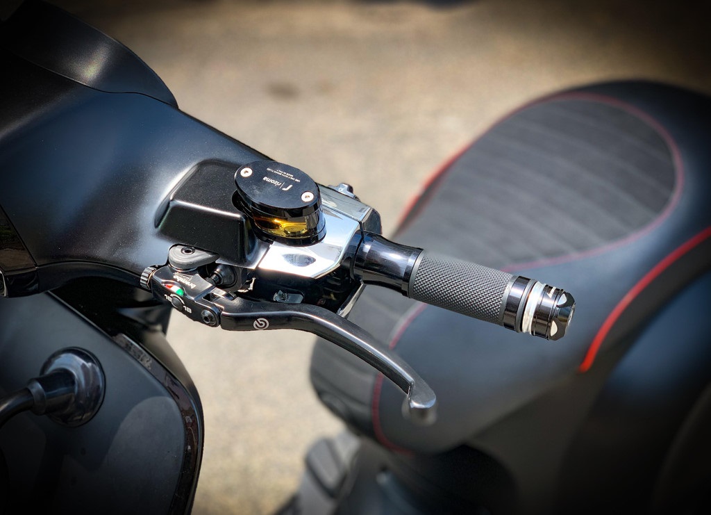 Vespa Sprint Notte độ, Vespa Sprint độ 200 triệu đồng, Vespa Sprint Notte độ tại Sài Gòn,