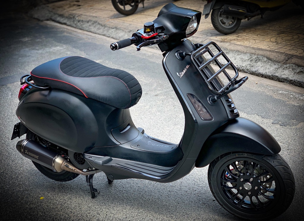 Vespa Sprint Notte độ, Vespa Sprint độ 200 triệu đồng, Vespa Sprint Notte độ tại Sài Gòn,