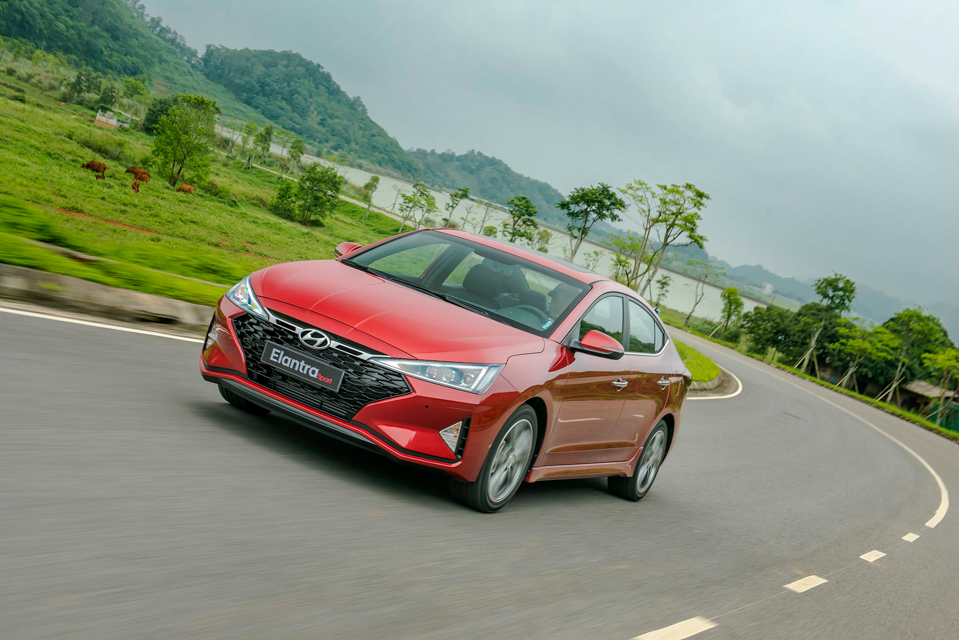 Hyundai Elantra 2019, Hyundai Elantra 2019 ra mắt, Hyundai Elantra 2019 giá bao nhiêu, Hyundai Elantra,