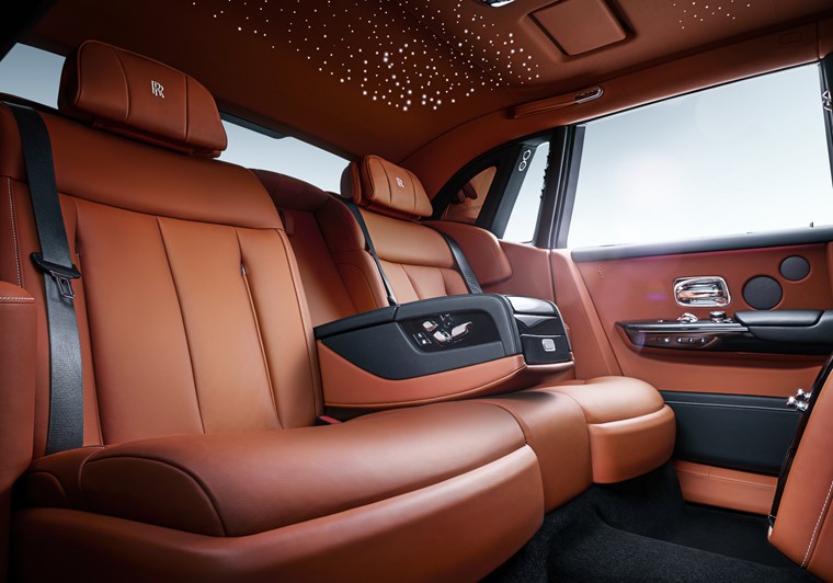 bang gia xe rolls royce moi nhat tai dai ly