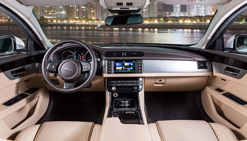 giá xe Jaguar,bảng giá xe Jaguar,giá xe Jaguar XE,giá xe Jaguar XF,giá xe Jaguar XJL,giá xe Jaguar F-Type,giá xe Jaguar E-PACE,giá xe Jaguar F-PACE,giá xe Jaguar i-Pace,giá xe Jaguar tại Việt Nam,bảng giá xe Jaguar tại Việt Nam,xe Jaguar giá bao nhiêu