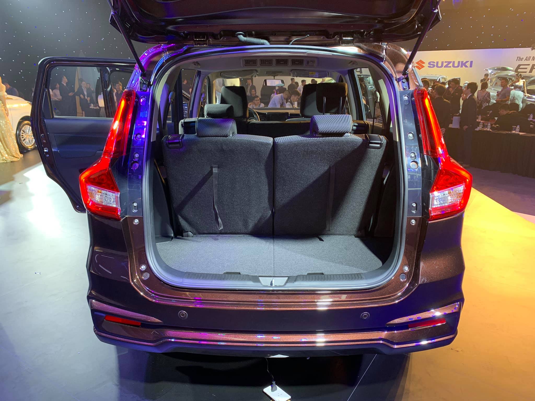 Khoang hành lý xe Suzuki Ertiga