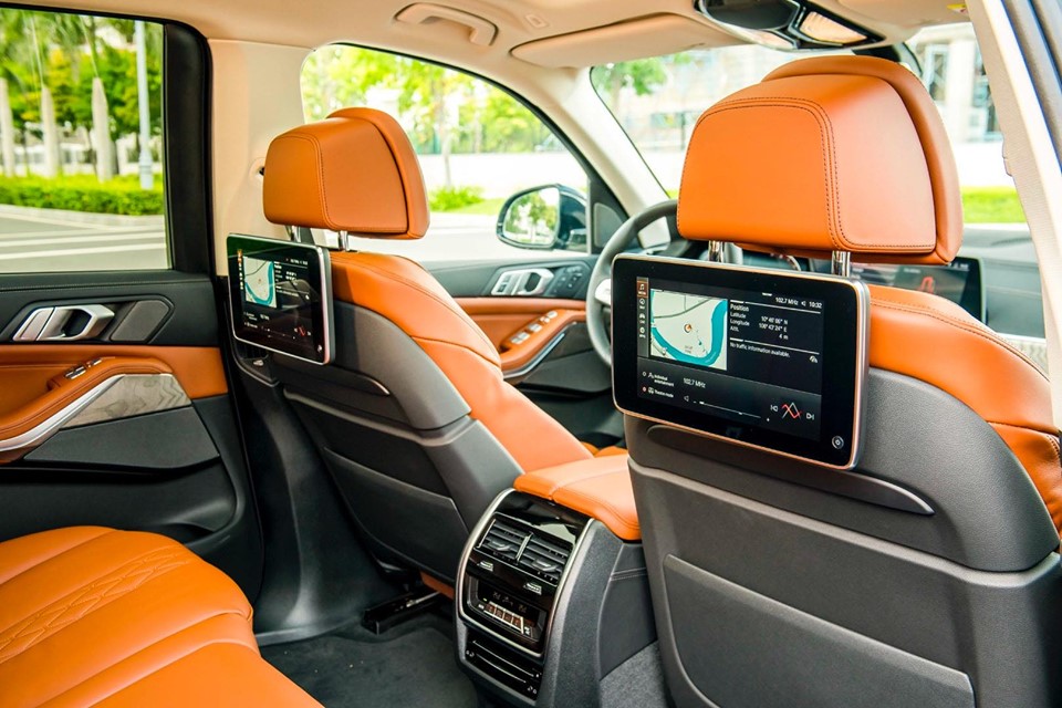 BMW X7, BMW X7 ra mắt, giá BMW X7, chi tiết BMW X7, BMW X7 giá bao nhiêu, giá lăn bánh BMW X7, BMW X7 tại Việt Nam,