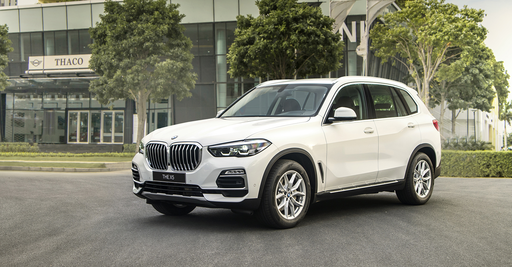 BMW X5, BMW X5 ra mắt, chi tiết BMW X5, BMW X5 giá bao nhiêu, BMW X5 tại Việt Nam, giá lăn bánh BMW X5,