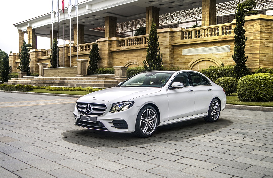 Mercedes-Benz E-Class 2019, E-Class 2019 ra mắt, Mercedes-Benz E200,  Mercedes-Benz E200 Sport, Mercedes-Benz E300 AMG, 
