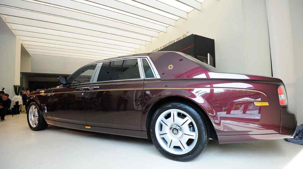 Đại gia điếu cày, Lê Thanh Thản, Rolls-Royce Phantom Mặt trời lửa thiêng, Mặt trời lửa thiêng, Rolls-Royce Phantom,