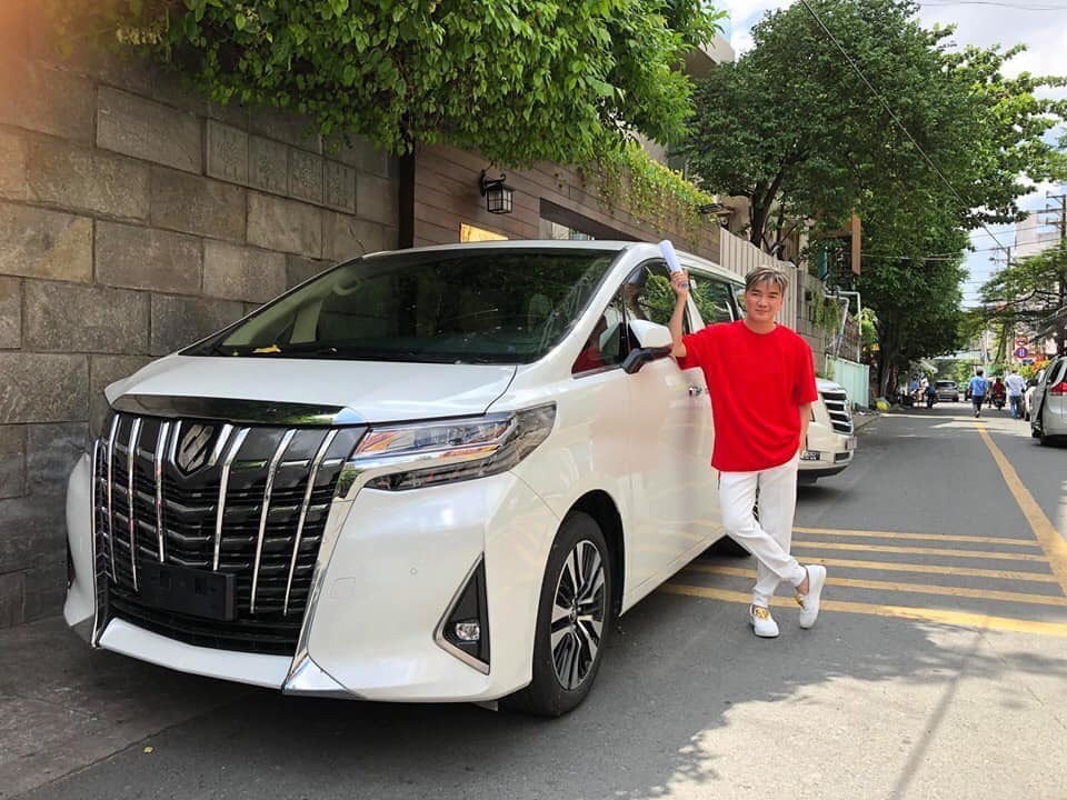 Toyota Alphard 2019, Đàm Vĩnh Hưng mua xe mới, Toyota Alphard 2019 của Đàm Vĩnh Hưng, Ông hoàng nhạc Việt, chi tiết Toyota Alphard 2019, giá Toyota Alphard 2019, Đàm Vĩnh Hưng