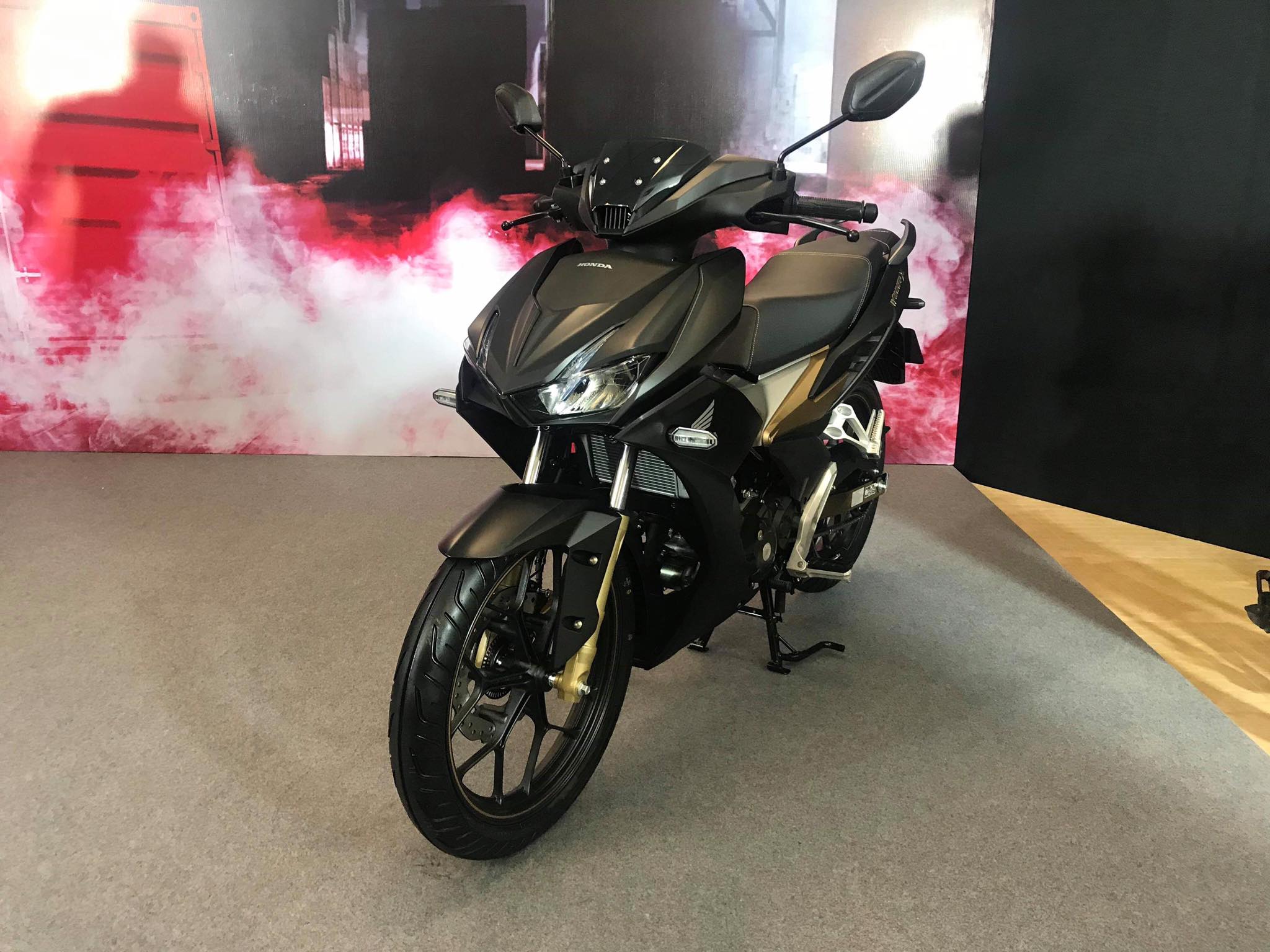 Honda Winner X, Honda Winner X đội giá, giá Honda Winner X, giá Winner X tại đại lý, bảng giá Honda Winner X, Winner X tại đại lý, chi tiết Honda Winner X,