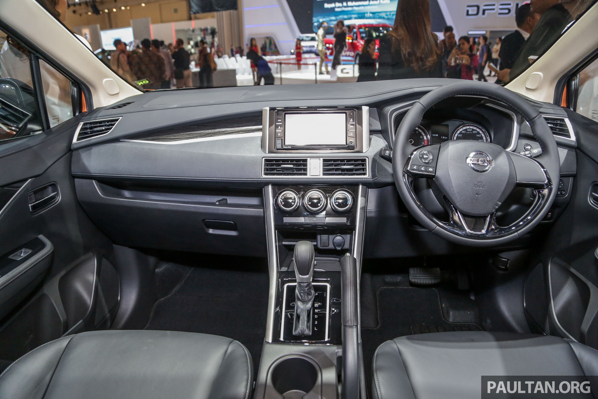 Nội thất Nissan Livina 2019