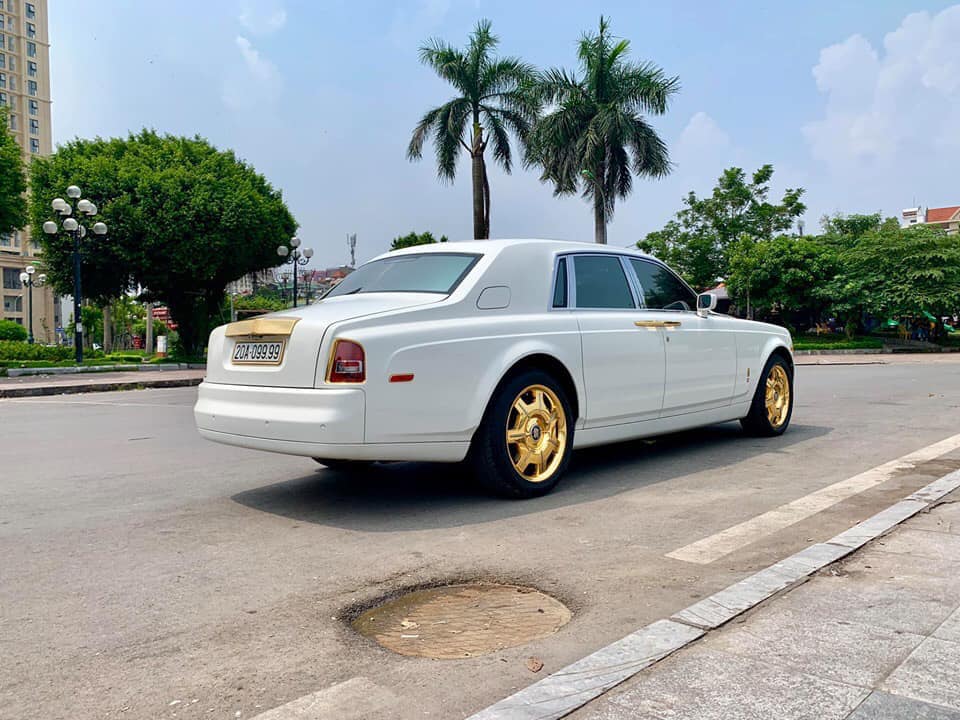 Rolls-Royce Phantom ma vang bien tu quy 9